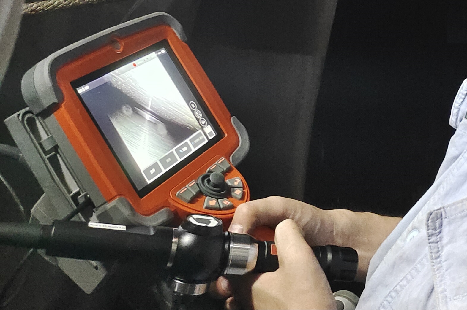 小口徑工業內窺鏡，可靈活擺動攝像頭的狹小空間目視檢查工具